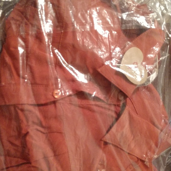 Winged cape blouse - Picture 4 of 4